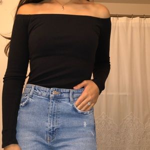 BLACK OFF THE SHOULDER LONG SLEEVE TOP SIZE SMALL